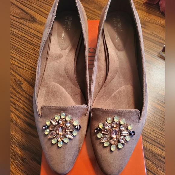 Ladies shoes w bling💎 - Picture 2 of 5